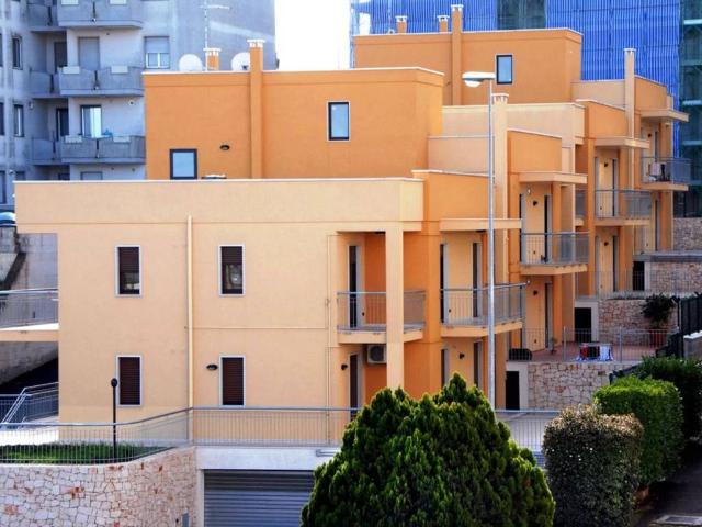 Locale Commerciale in vendita a Puglia, Brindisi