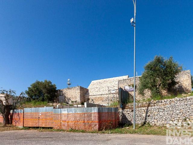 Locale Commerciale in vendita a Puglia, Brindisi