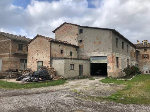 Locale Commerciale in vendita a Citerna, Umbria