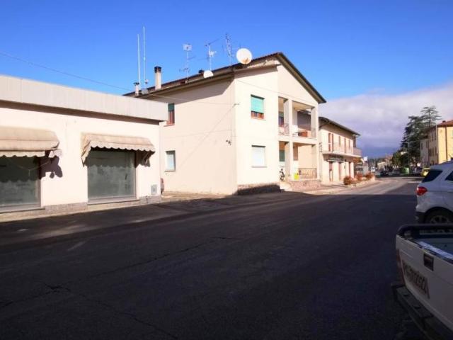 Locale Commerciale in vendita a Pistrino, Citerna
