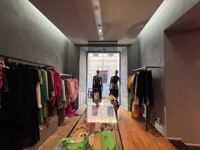 Locale Commerciale in vendita a San Leo Bastia, Umbria