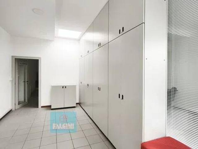Locale Commerciale in vendita a San Leo Bastia, Umbria