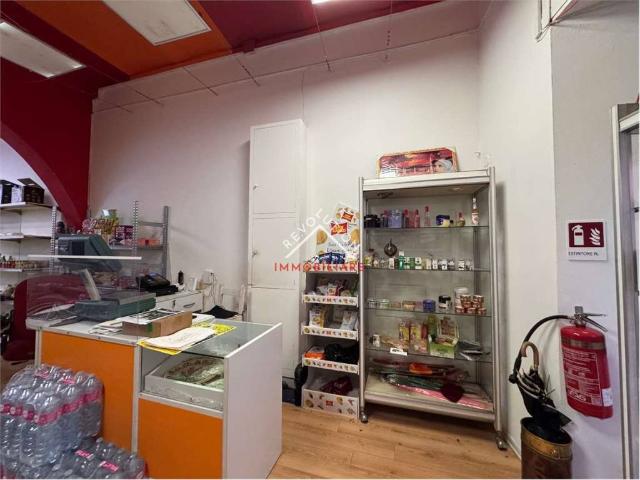 Locale Commerciale in vendita a San Leo Bastia, Umbria