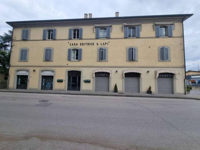 Locale Commerciale in vendita a San Leo Bastia, Umbria