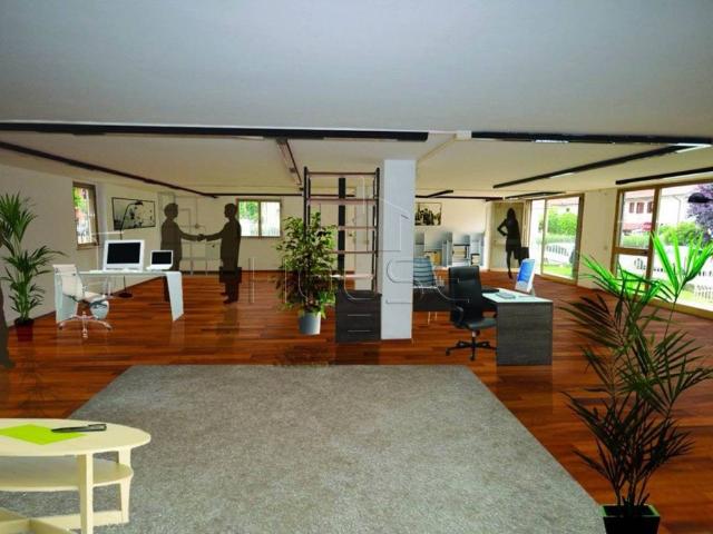 Locale Commerciale in vendita a San Leo Bastia, Umbria