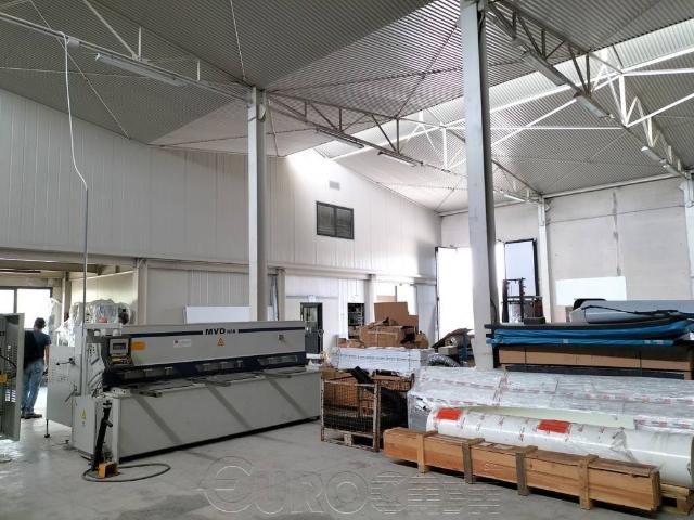 Locale Commerciale in vendita a San Leo Bastia, Umbria