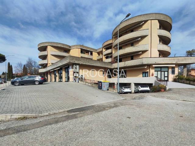 Locale Commerciale in vendita a Riosecco, San Leo Bastia