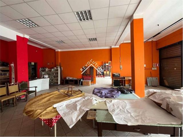 Locale Commerciale in vendita a Regnano, San Leo Bastia