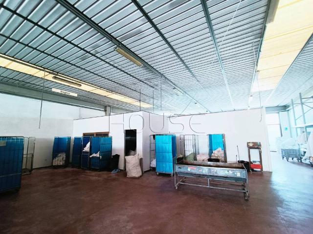 Locale Commerciale in vendita a Riosecco, San Leo Bastia