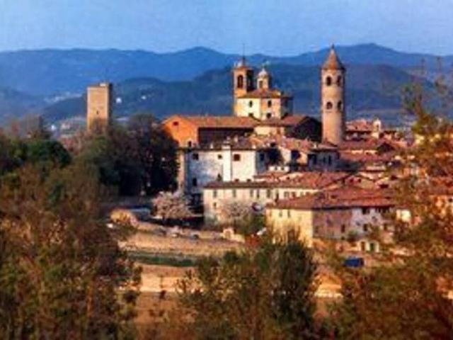 Locale Commerciale in vendita a San Leo Bastia, Umbria