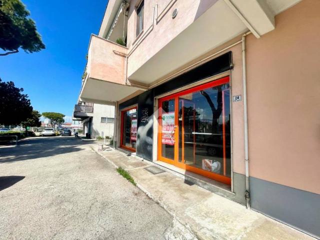 Locale Commerciale in vendita a Città Sant'angelo, Abruzzo