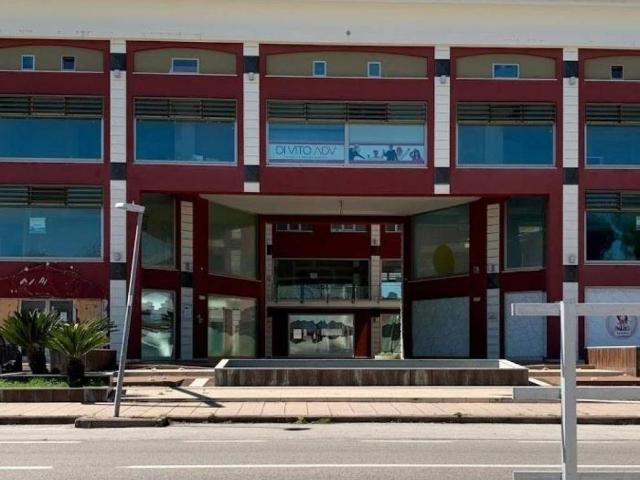 Locale Commerciale in vendita a Città Sant'angelo, Abruzzo