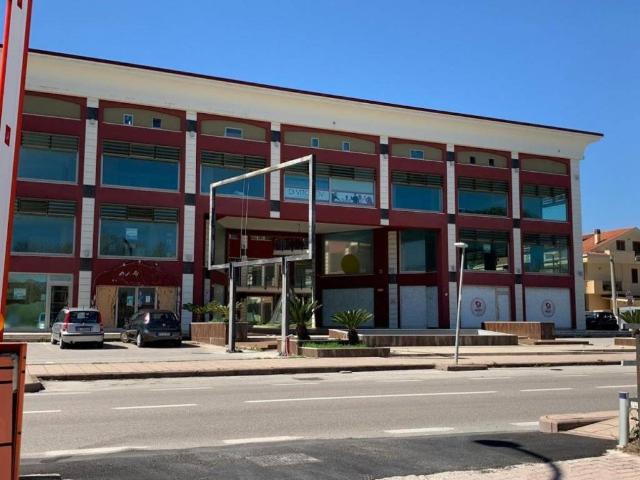 Locale Commerciale in vendita a Città Sant'angelo, Abruzzo