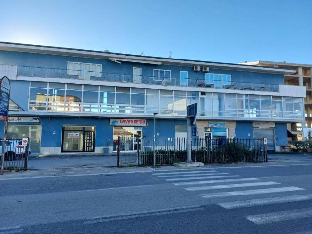 Locale Commerciale in vendita a Città Sant'angelo, Abruzzo