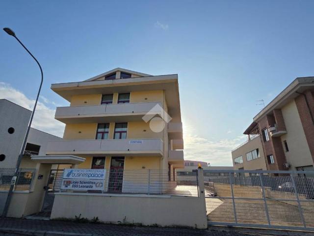 Locale Commerciale in vendita a Città Sant'angelo, Abruzzo