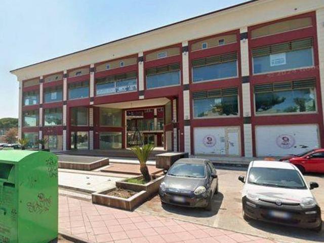 Locale Commerciale in vendita a Città Sant'angelo, Abruzzo