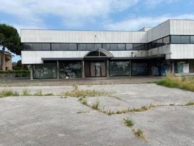 Locale Commerciale in vendita a Pozzetto, Cittadella