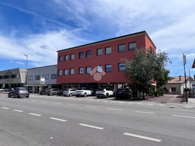 Locale Commerciale in vendita a Cittadella, Veneto