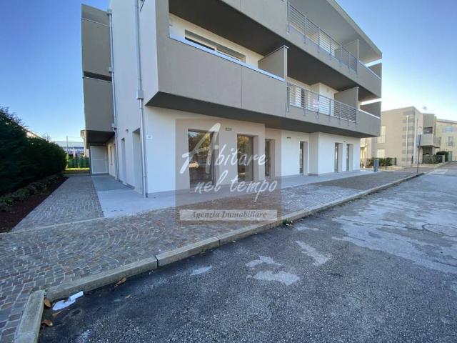 Locale Commerciale in vendita a Cittadella, Veneto