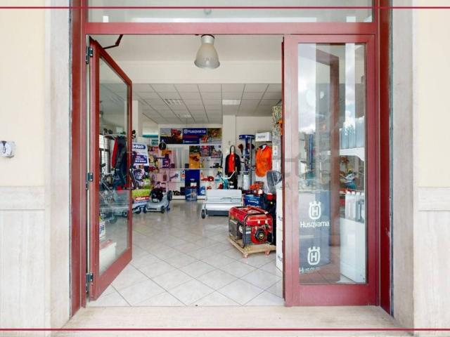 Locale Commerciale in vendita a Nucleo Industriale di Rieti, Cittaducale