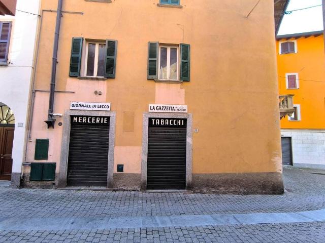 Locale Commerciale in vendita a Civate, Lombardia