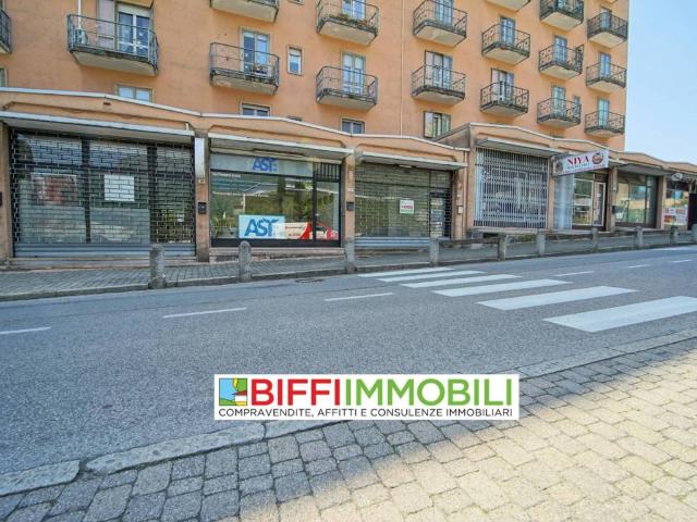 Locale Commerciale in vendita a Civate, Lombardia