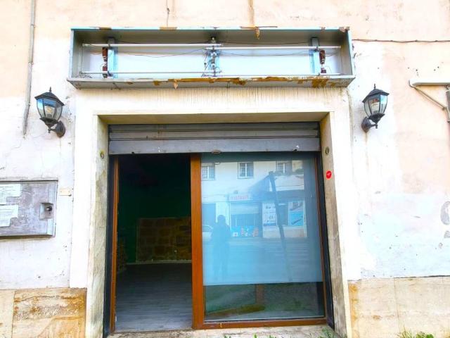 Locale Commerciale in vendita a Civita Castellana, Lazio