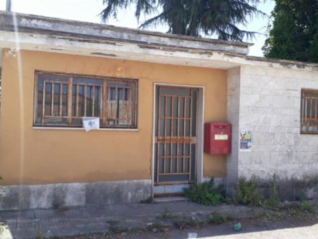 Locale Commerciale in vendita a Borghetto, Civita Castellana