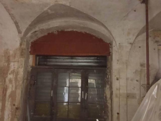 Locale Commerciale in vendita a Contrada Celeste, Marche