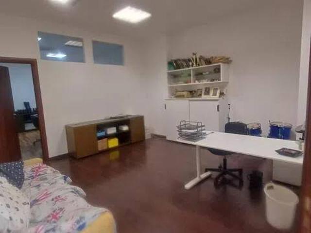 Locale Commerciale in vendita a Marche, Macerata