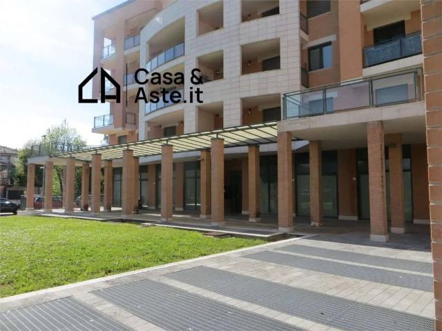 Locale Commerciale in vendita a San Marone, Marche