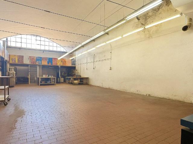 Locale Commerciale in vendita a Borgo Odescalchi, Roma Capitale