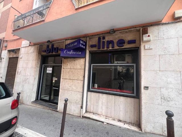 Locale Commerciale in vendita a Borgo Odescalchi, Roma Capitale