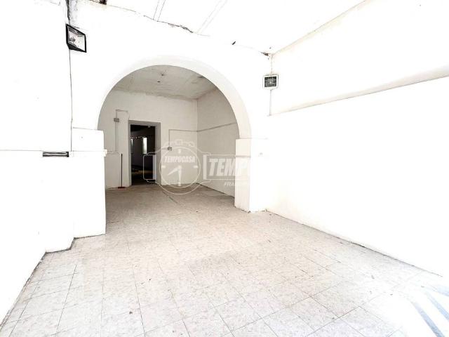 Locale Commerciale in vendita a Borgo Odescalchi, Roma Capitale