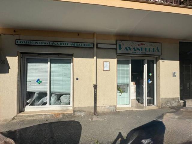 Locale Commerciale in vendita a San Gordiano, Roma Capitale