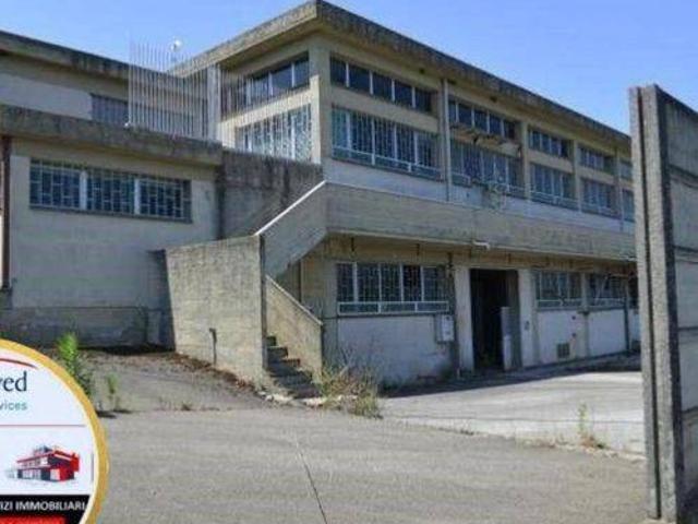 Locale Commerciale in vendita a Civitella in Val di Chiana, Pieve A Maiano