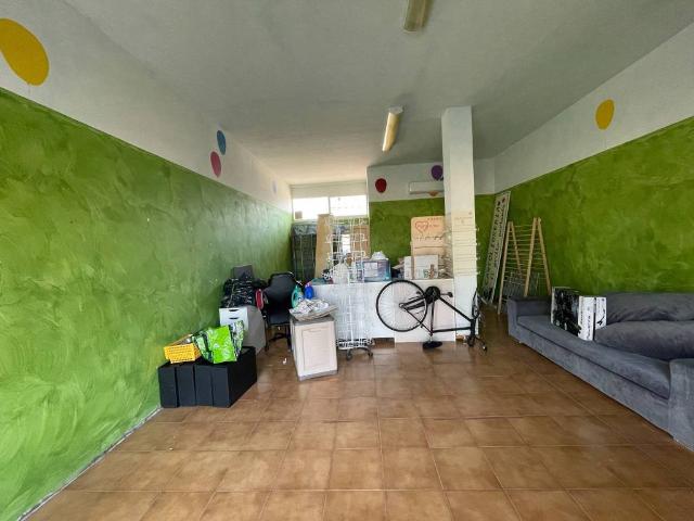 Locale Commerciale in vendita a Civitella in Val di Chiana, Pieve Al Toppo