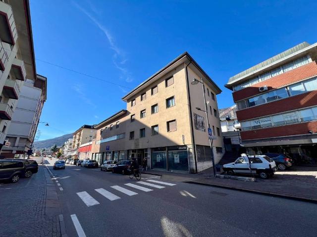 Locale Commerciale in vendita a Comunità della Val di Non, Cles