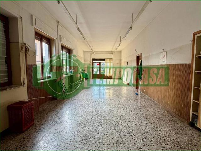 Locale Commerciale in vendita a Comunità Montana Valli del Verbano, Trevisago