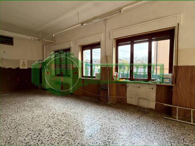 Locale Commerciale in vendita a Comunità Montana Valli del Verbano, Trevisago