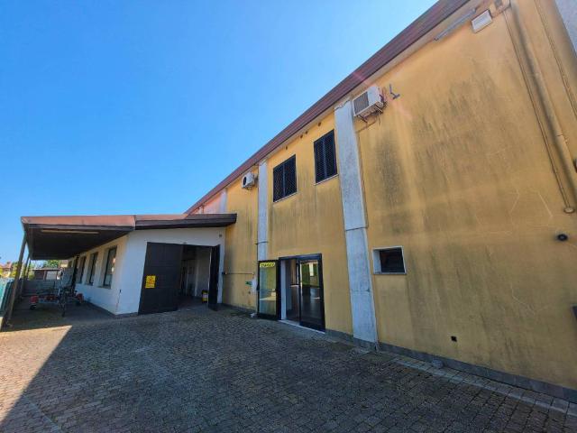 Locale Commerciale in vendita a Tognana, Piove Di Sacco