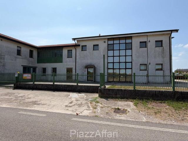 Locale Commerciale in vendita a Codevigo, Veneto