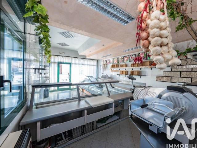 Locale Commerciale in vendita a Mezzogoro, Codigoro