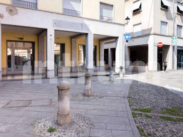 Locale Commerciale in vendita a Codogno, Lombardia