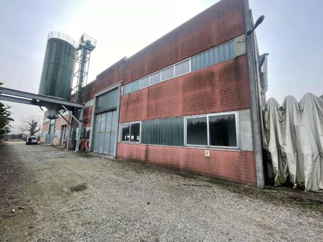 Locale Commerciale in vendita a Codogno, Lombardia