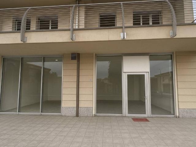 Locale Commerciale in vendita a Codogno, Lombardia