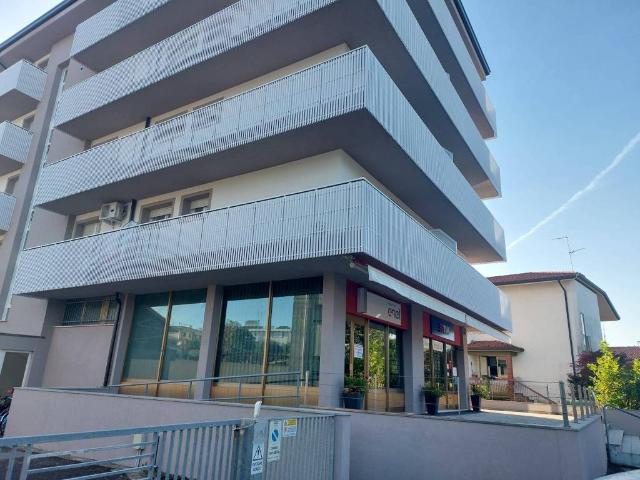 Locale Commerciale in vendita a Codroipo, Friuli-Venezia Giulia