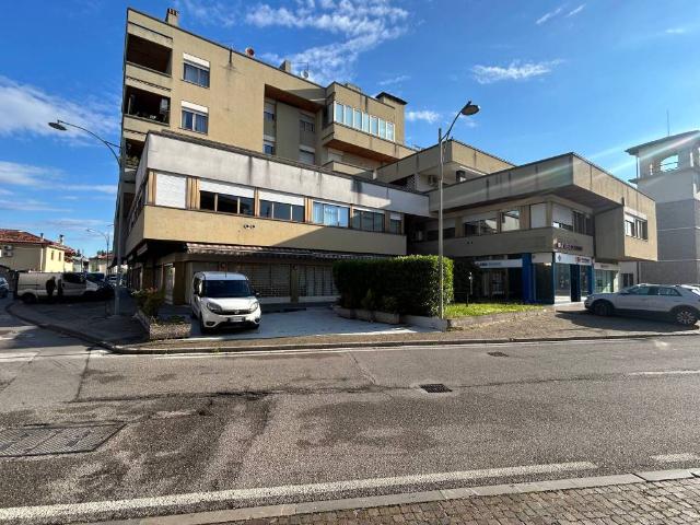 Locale Commerciale in vendita a Codroipo, Friuli-Venezia Giulia