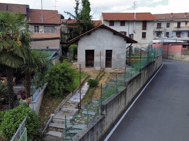 Locale Commerciale in vendita a Cogliate, Lombardia