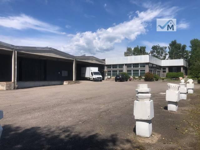 Locale Commerciale in vendita a Cogliate, Lombardia